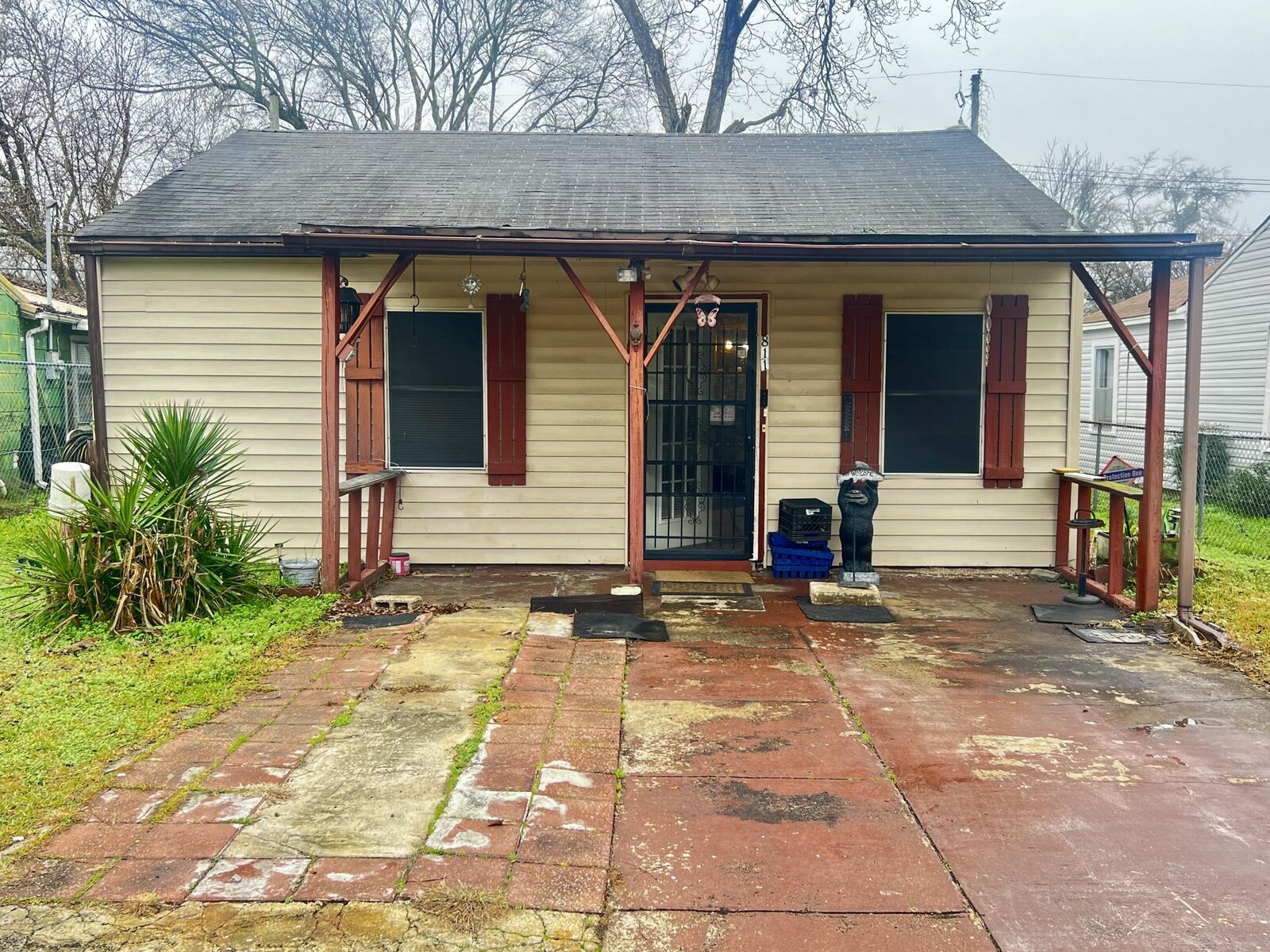 Property Photo:  811 22nd St N  MS 39701 