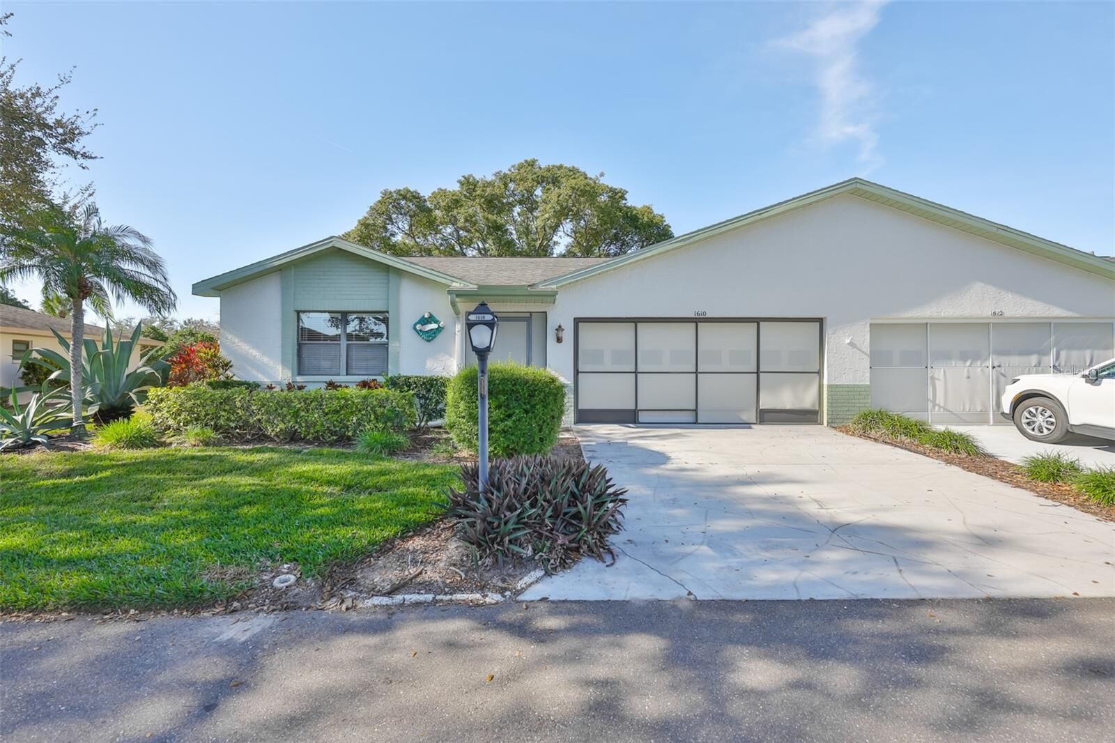 Property Photo:  1610 Leland Drive  FL 33573 