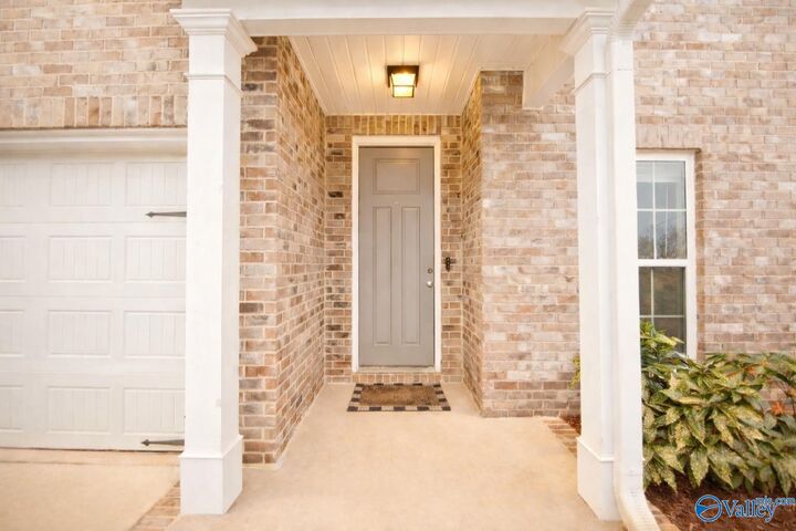 Property Photo:  127 Fernhill Drive NW  AL 35757 