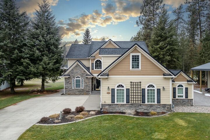 Property Photo:  116 W Trappers Loop  WA 99109 