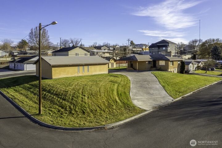 Property Photo:  1133  Ashley  WA 98837 