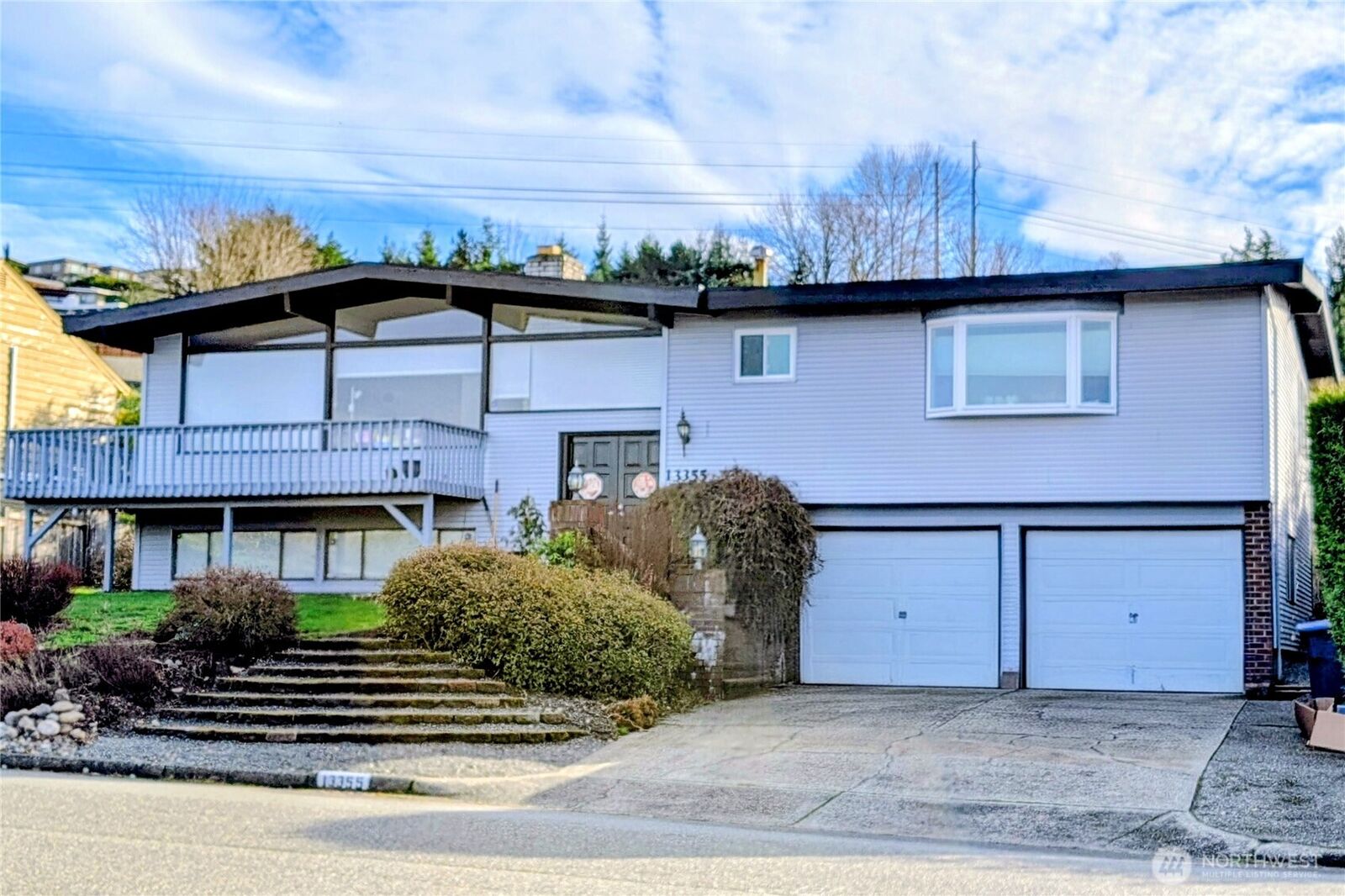 Property Photo: 13355 SE 43rd Place WA 98006