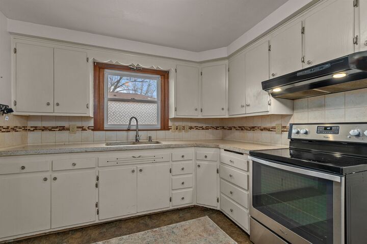 Property Photo:  848 E Glendale Avenue  WI 54911 