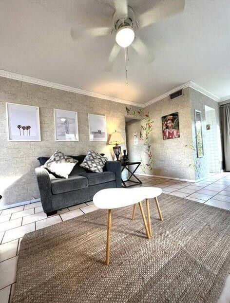 Property Photo:  4652 Poinciana Street 1  FL 33308 