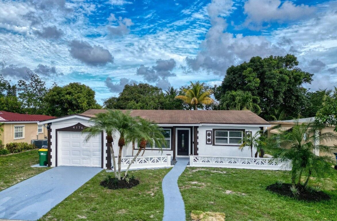 Property Photo:  4176 NW 48th Avenue  FL 33319 