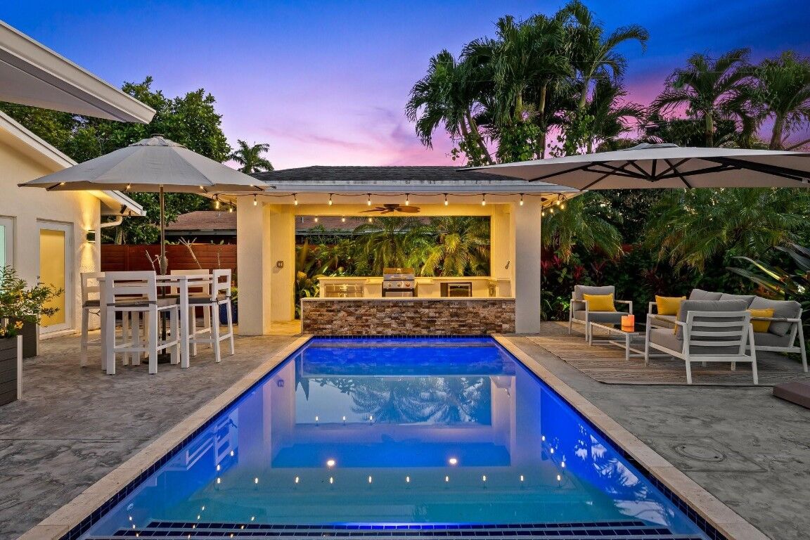 Property Photo:  2509 NW 7th Avenue  FL 33311 