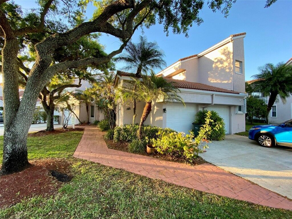 Property Photo:  14937 SW 15th Street 14937  FL 33027 