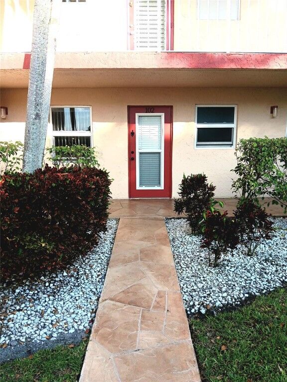 Property Photo:  1030 W Country Club Drive 102  FL 33063 