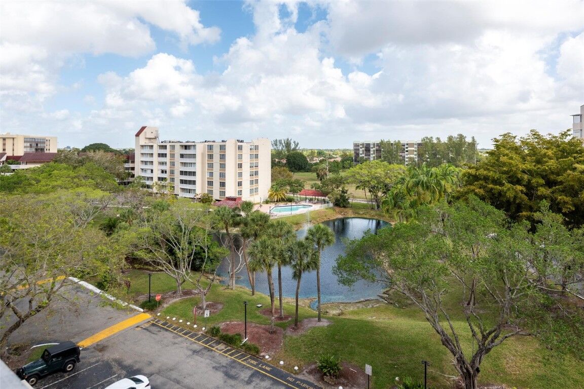 Property Photo:  6921 Environ Boulevard 6T  FL 33319 