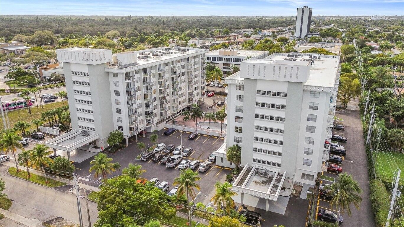 Property Photo:  16740 NE 9th Avenue 508  FL 33162 