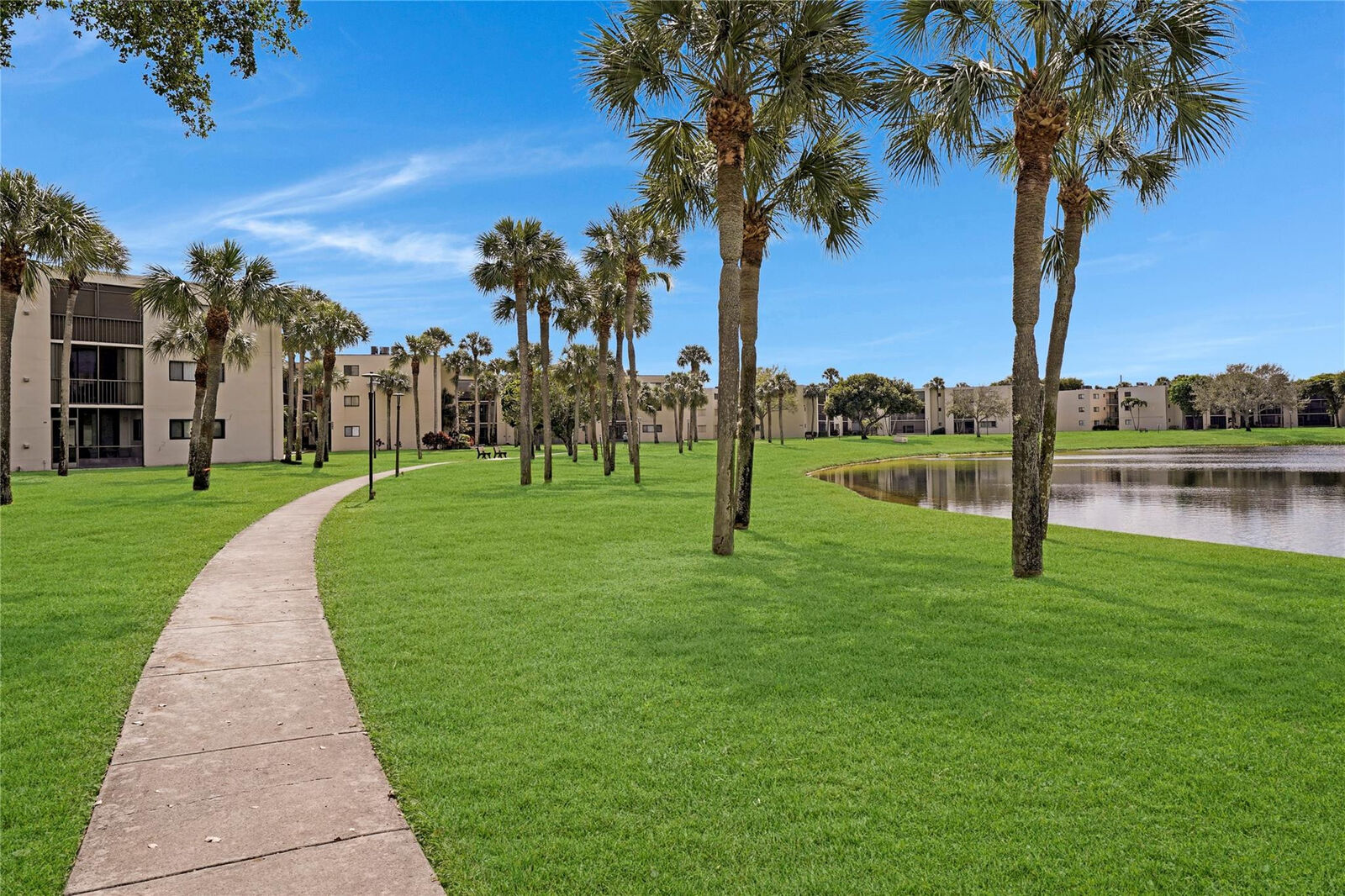 Property Photo:  5100 Las Verdes Circle 114  FL 33484 
