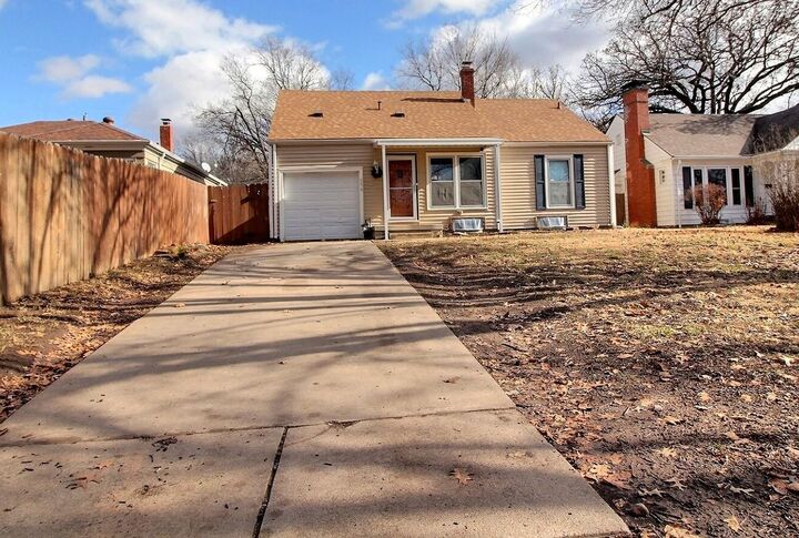Property Photo: 656 S Roosevelt St KS 67218