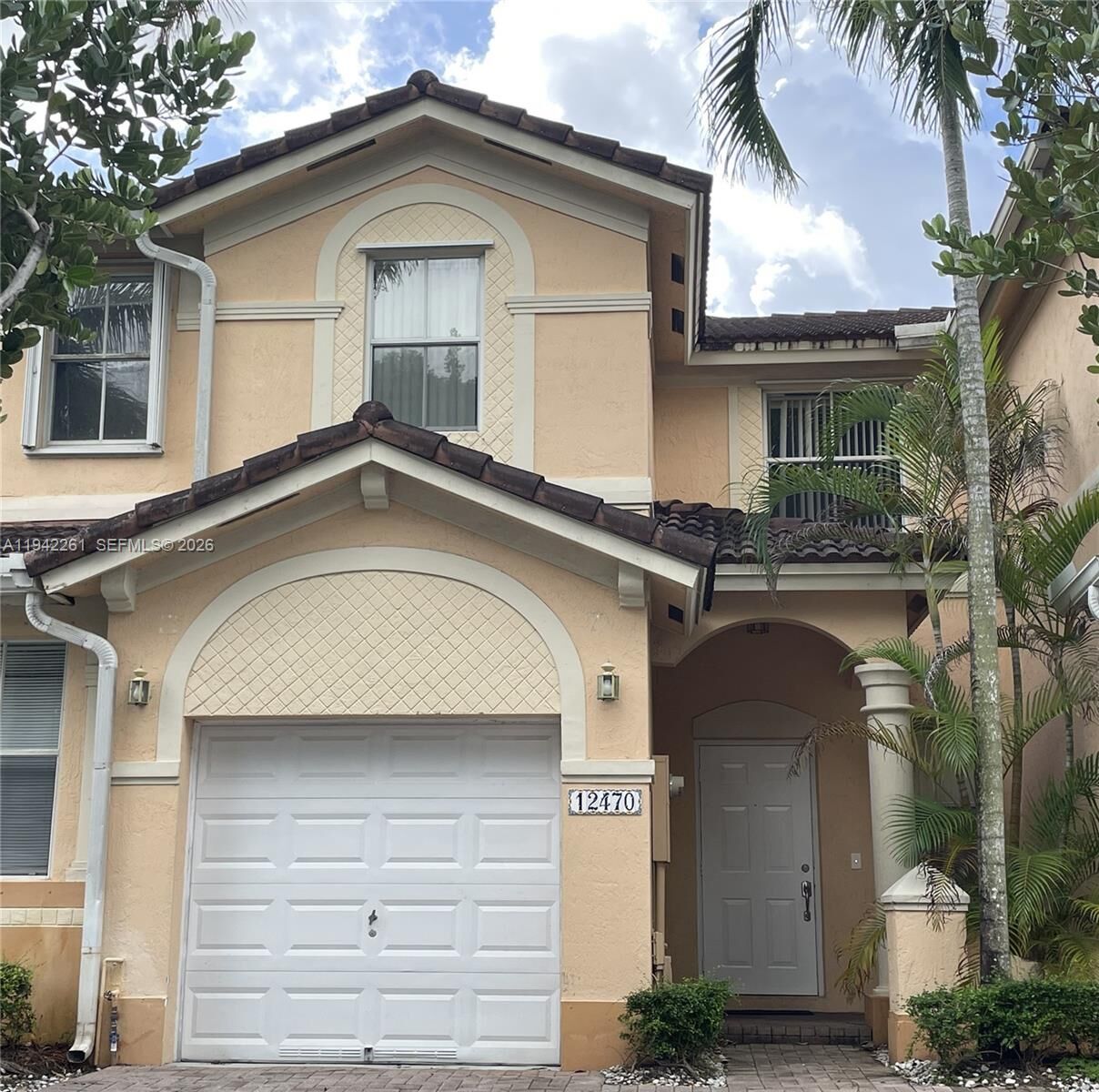 Property Photo: 12470 SW 122nd St FL 33186