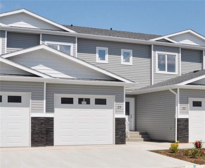10 Clark Drive 23 — photo 1
