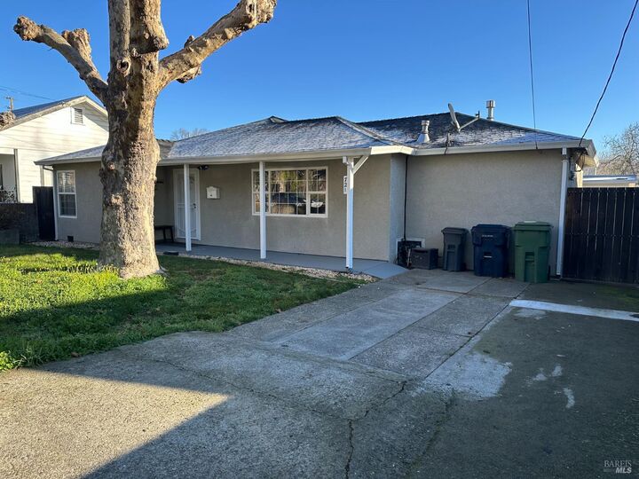 Property Photo:  721 S Oak Street  CA 95482 
