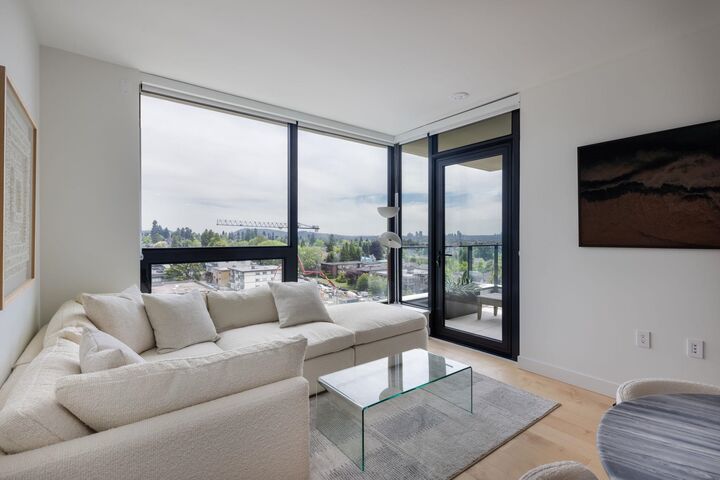 Property Photo: 135 E 13th Street 901 BC V7L 0J8