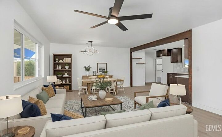 Property Photo:  6104 Bel Aire Way  CA 93309 