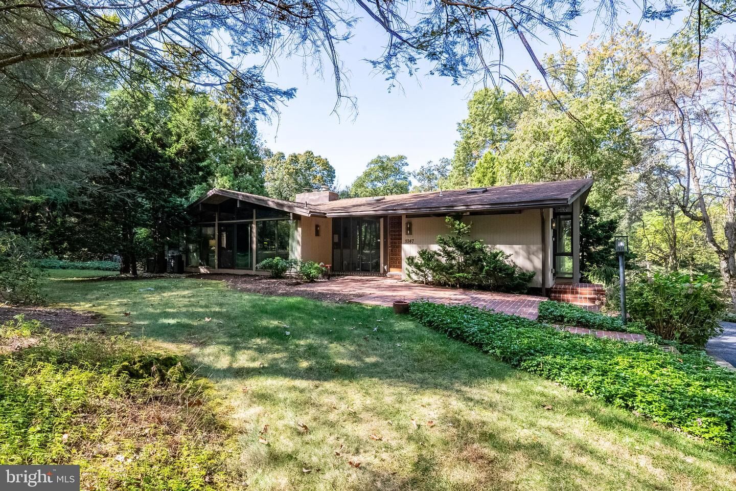 Property Photo:  1047 Imperial Drive  PA 19540 