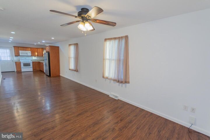 Property Photo:  300 W 4th Avenue  WV 25438 