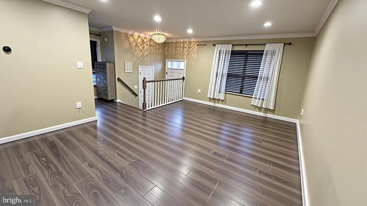 Property Photo: 6821 Avalon Isle Way VA 20155