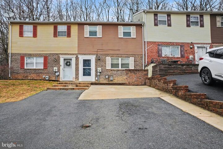 Property Photo:  1280 Fox Run  PA 19606 