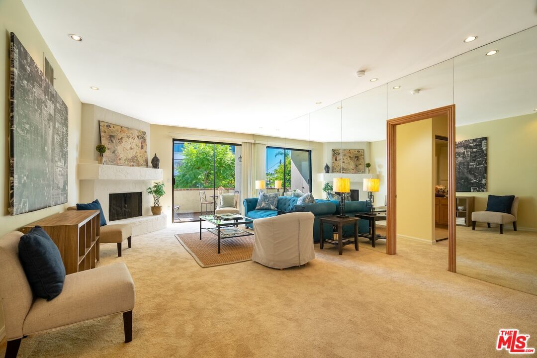 Property Photo:  11755 Montana Ave  CA 90049 