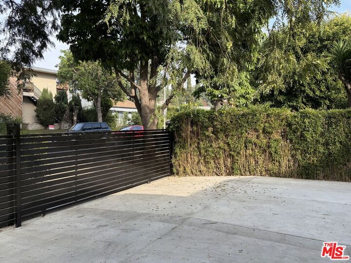 Property Photo:  7512 Norton Ave  CA 90046 