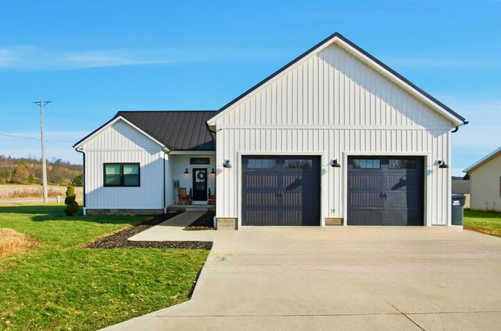 Property Photo:  6100 Arnies Drive  OH 43830 