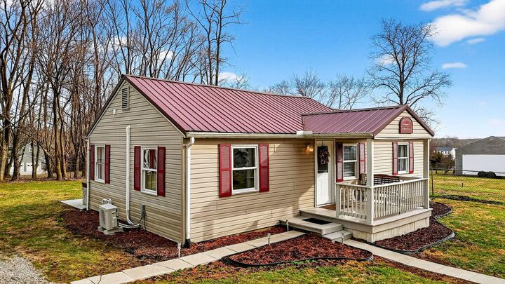 Property Photo: 13190 Tarlton Road OH 43113