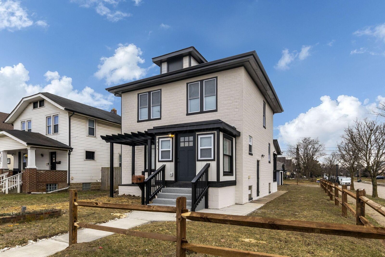 Property Photo:  2835 Sullivant Avenue  OH 43204 