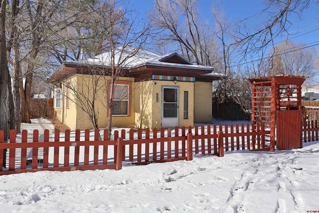 Property Photo:  913 Hunt Avenue  CO 81101 