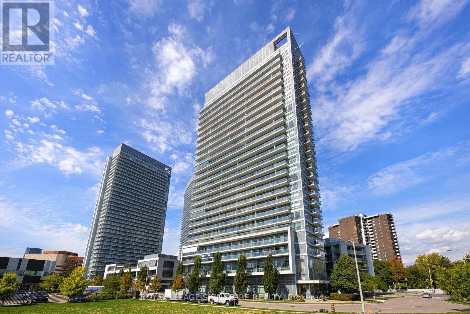 Property Photo:  30 Herons Hill Way 2505  ON M2J 0A7 