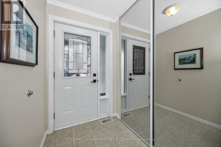 Property Photo:  4 Almond Lane  ON K2L 3T2 