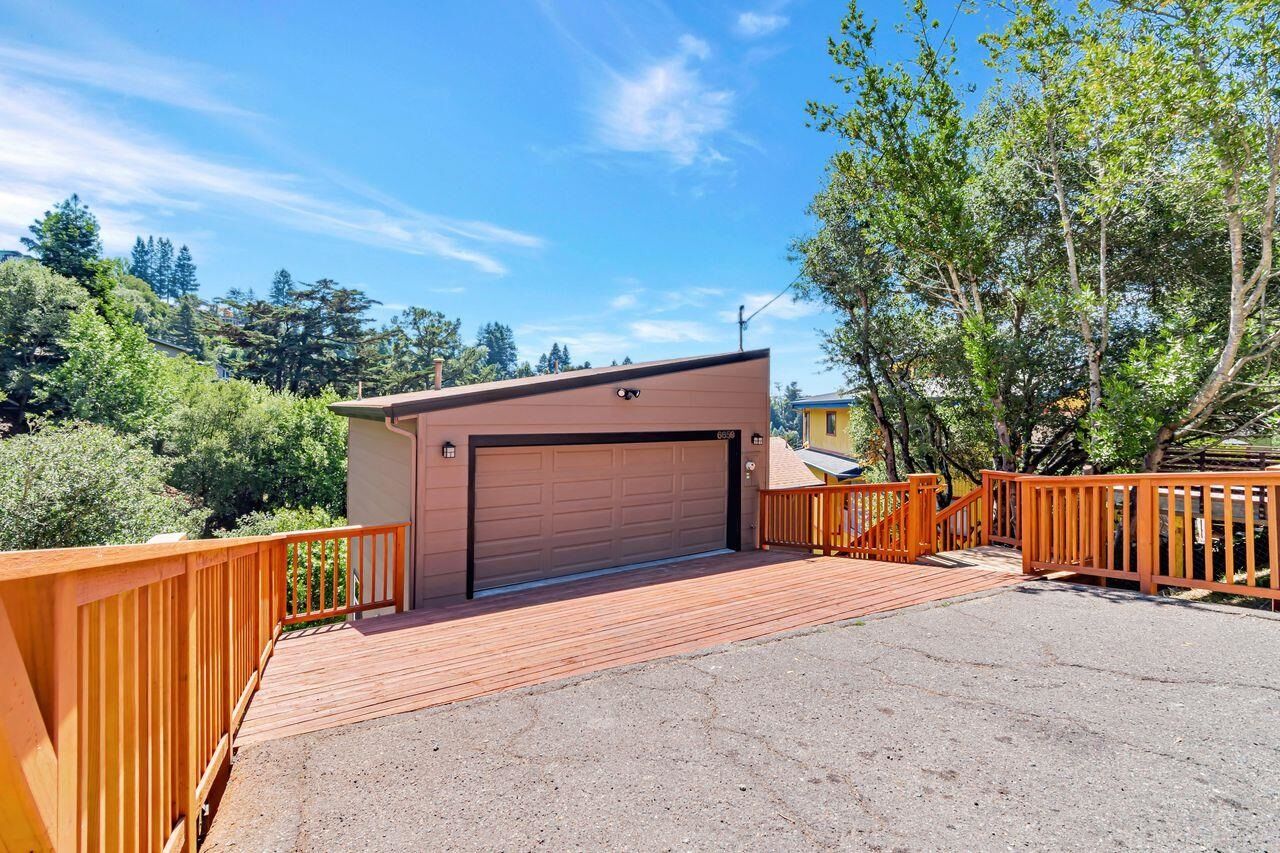 Property Photo:  6659 Exeter Dr  CA 94611 