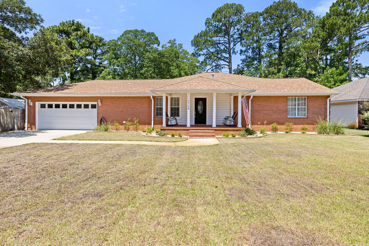 Property Photo:  1724 Pine Avenue  FL 32578 