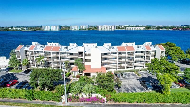 Property Photo:  115 Lake Emerald Dr 403  FL 33309 