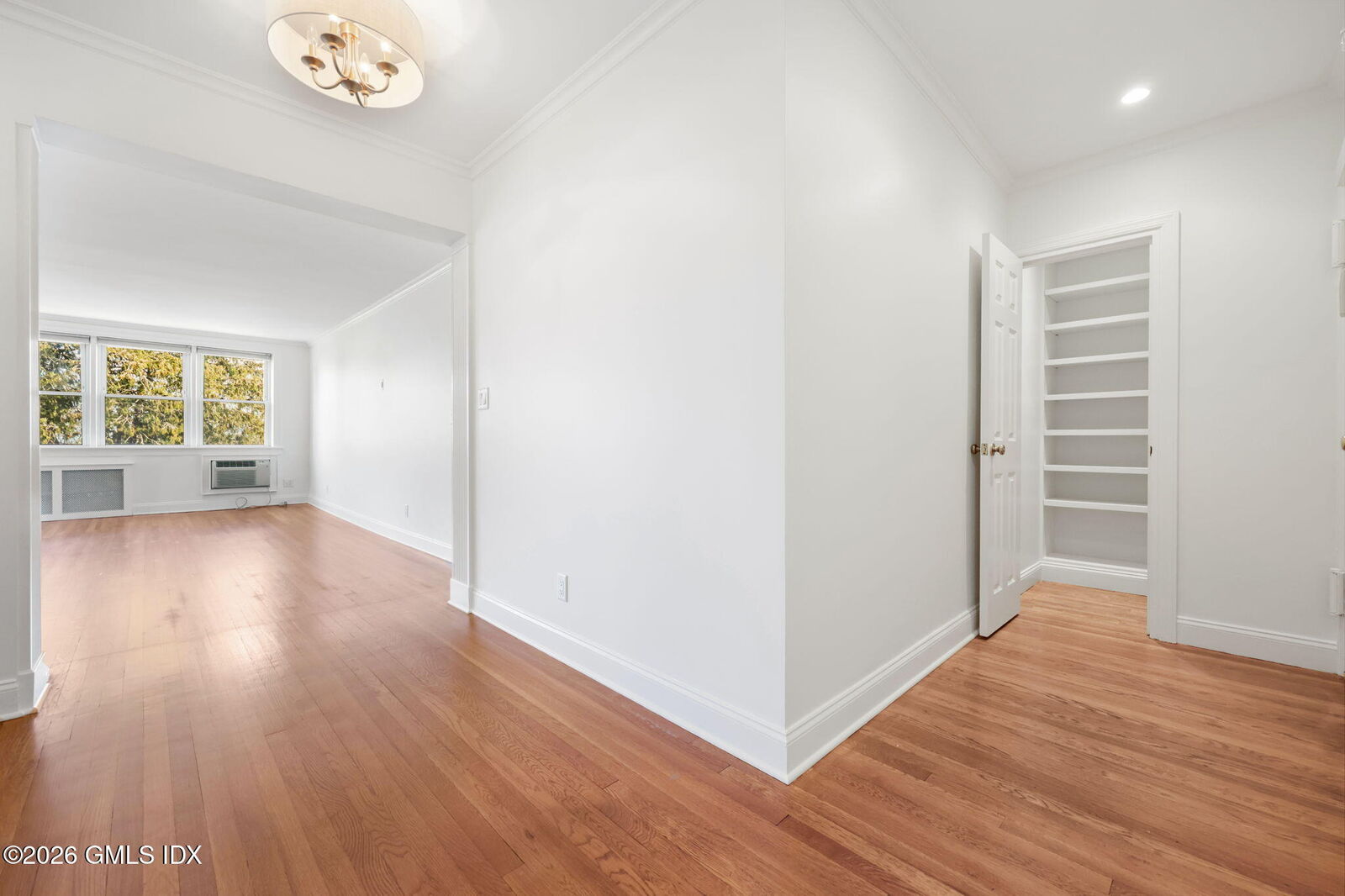 Property Photo:  4 Putnam Hill 4G  CT 06830 