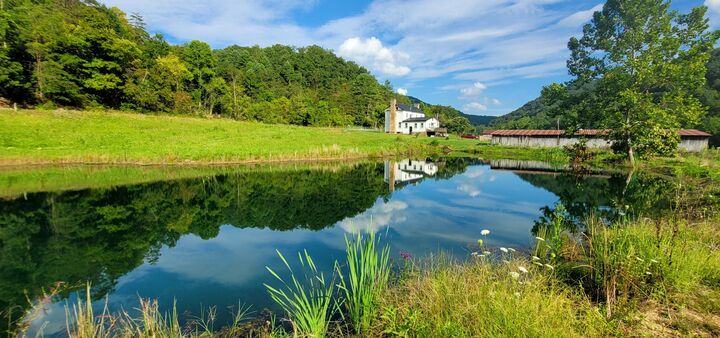 Property Photo:  8079 Wayside Creamery Rd  WV 24910 