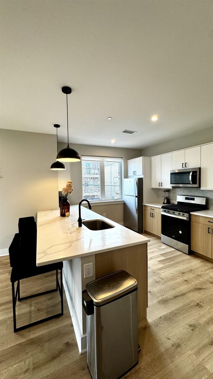 Property Photo:  203-205 Randolph Ave 101  NJ 07305 