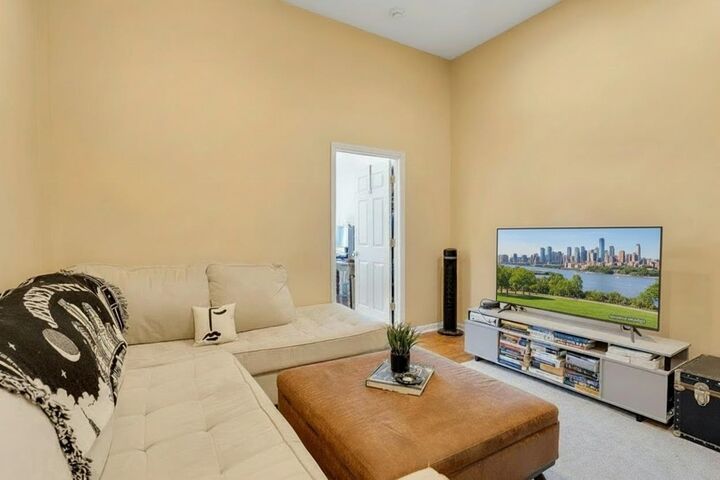 Property Photo:  136 New York Ave 3R  NJ 07307-1111 