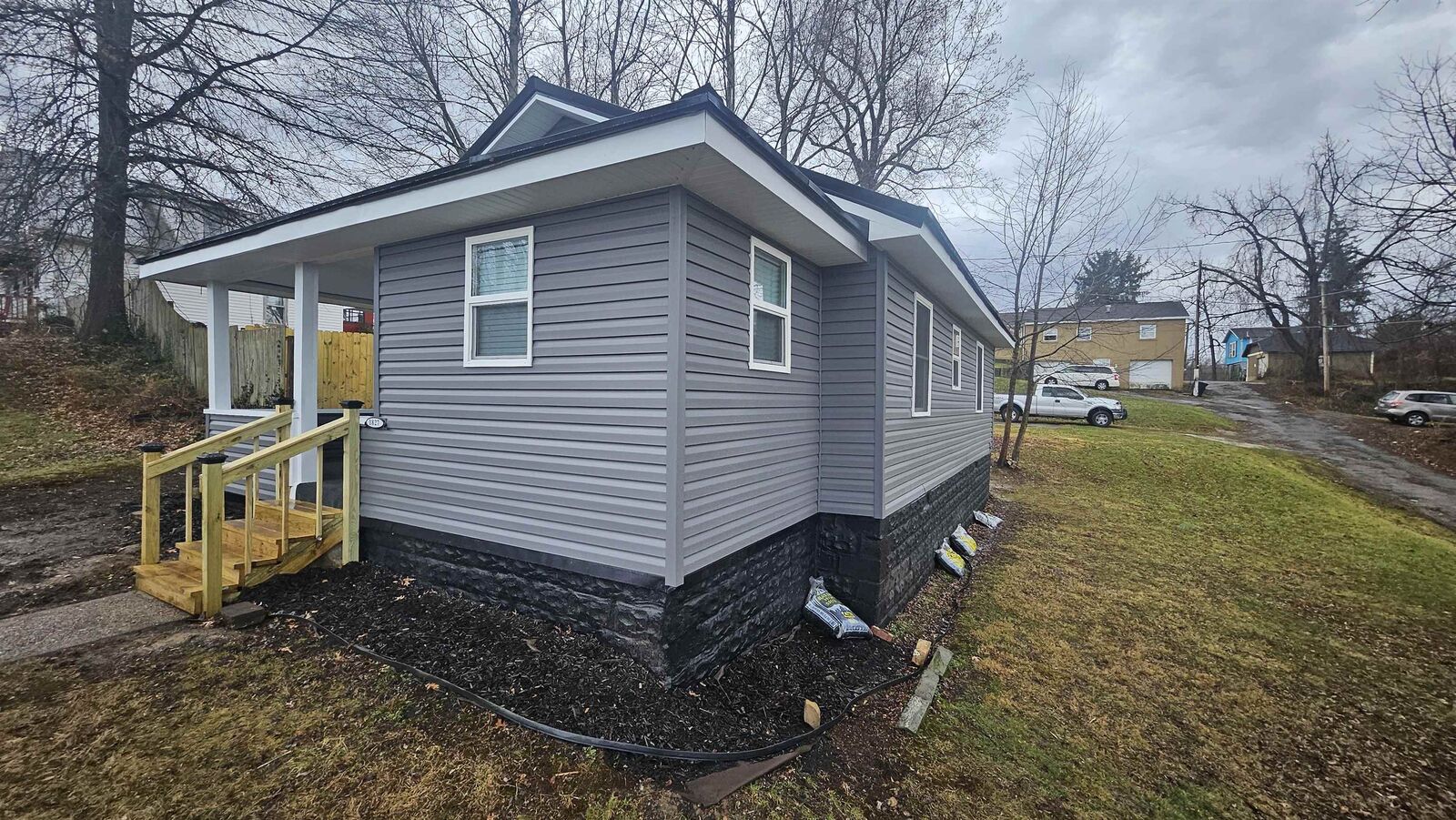 Property Photo:  1827 Underwood Avenue  WV 25701 