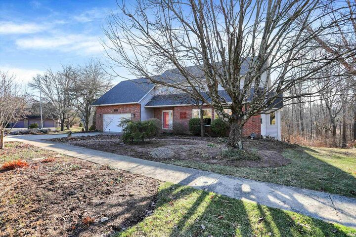 Property Photo:  2910 E Winston Street  IN 47401 