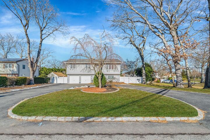 Property Photo:  299 Seminole Street  NY 11779 