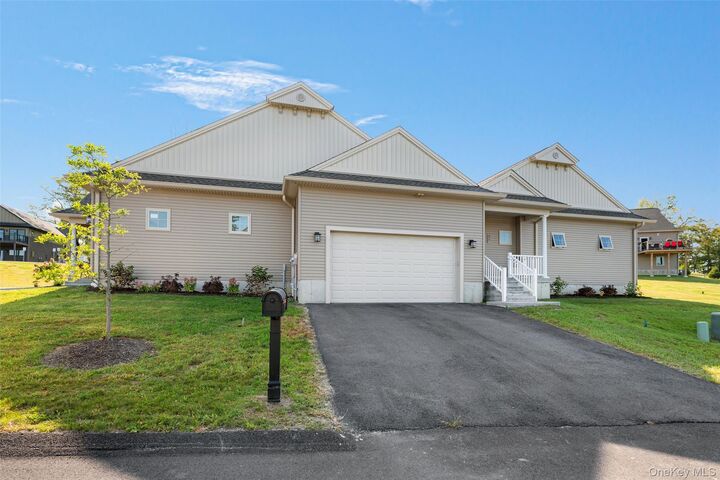 Property Photo:  27 Ottaway Lane  NY 10916 