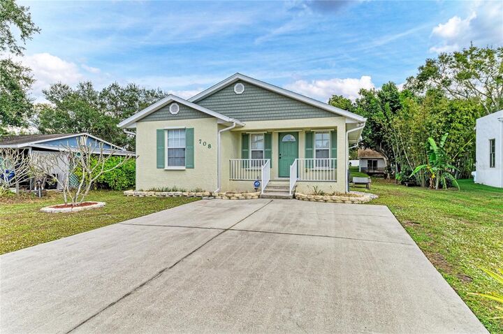 Property Photo:  708 Manatee Avenue  FL 34222 