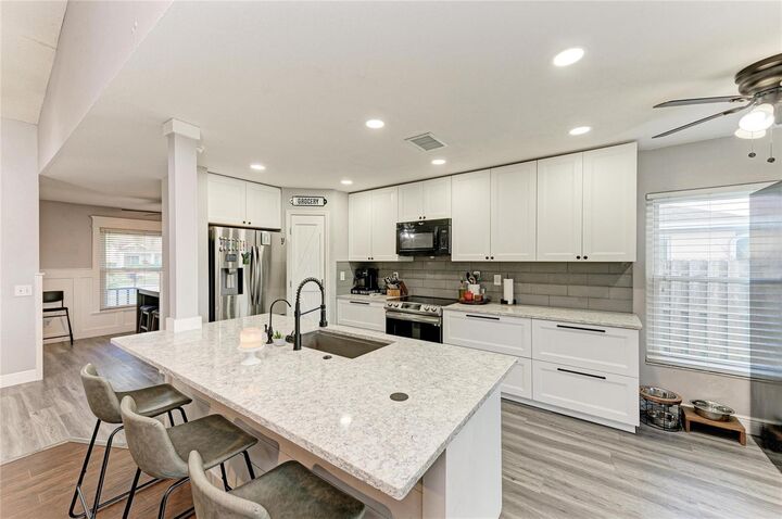 Property Photo:  11809 Shrewsbury Lane  FL 34219 