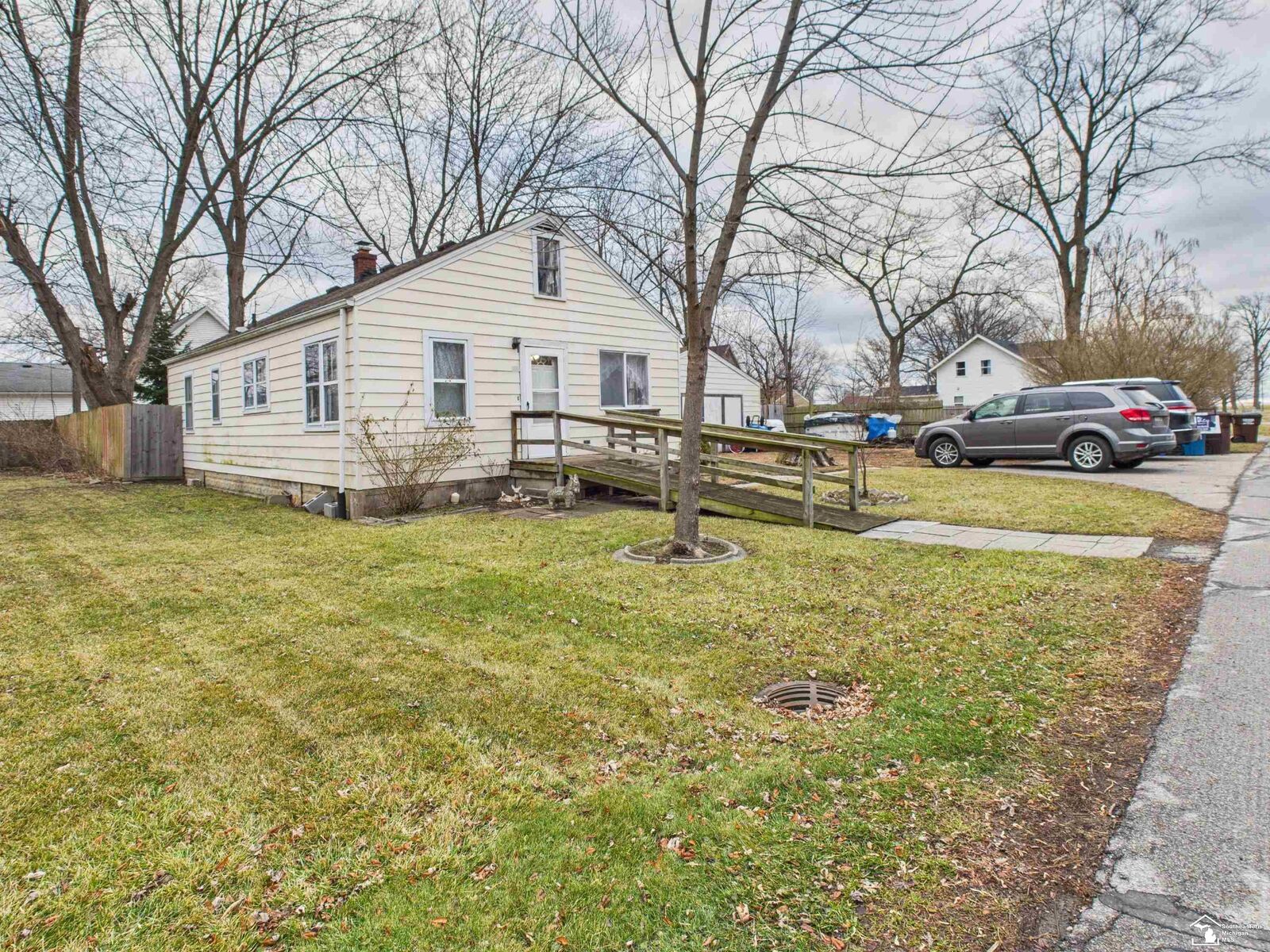 Property Photo:  3251 Maplewood Street  MI 48162 