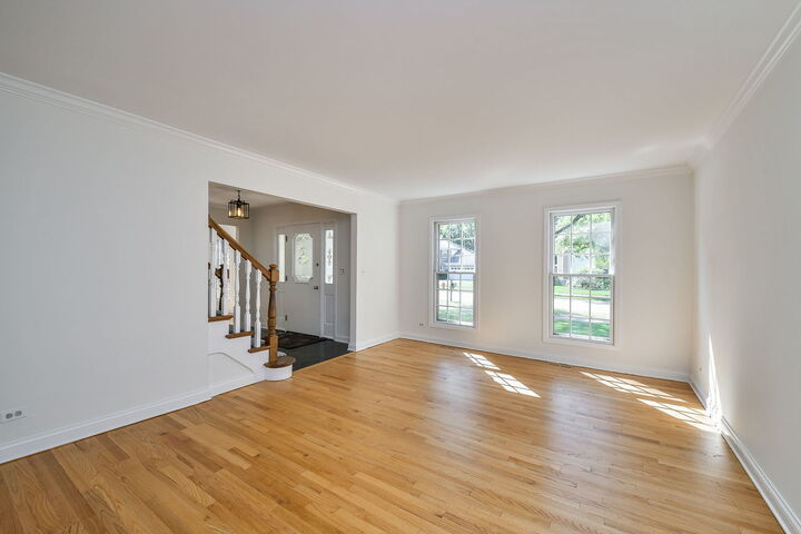 Property Photo: 825 Biltmore Court IL 60563