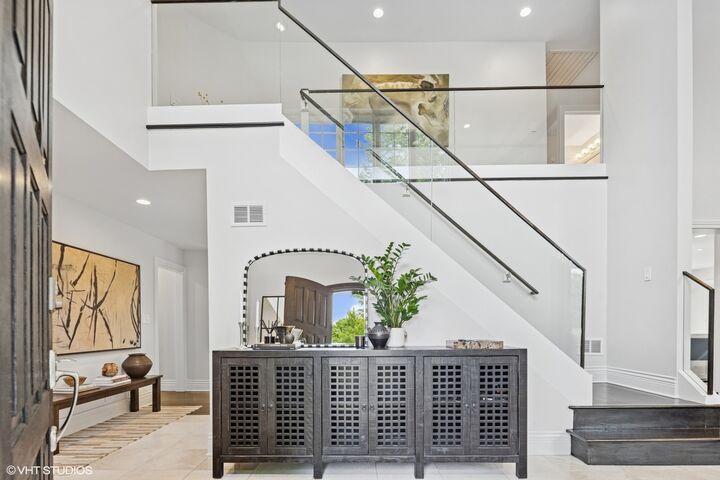 Property Photo:  124 Saint Francis Circle  IL 60523 