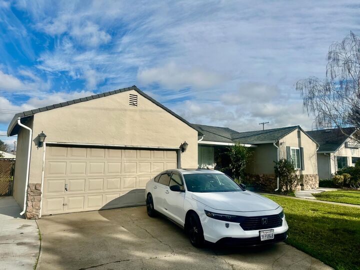 Property Photo: 609 Kettleman CA 95240